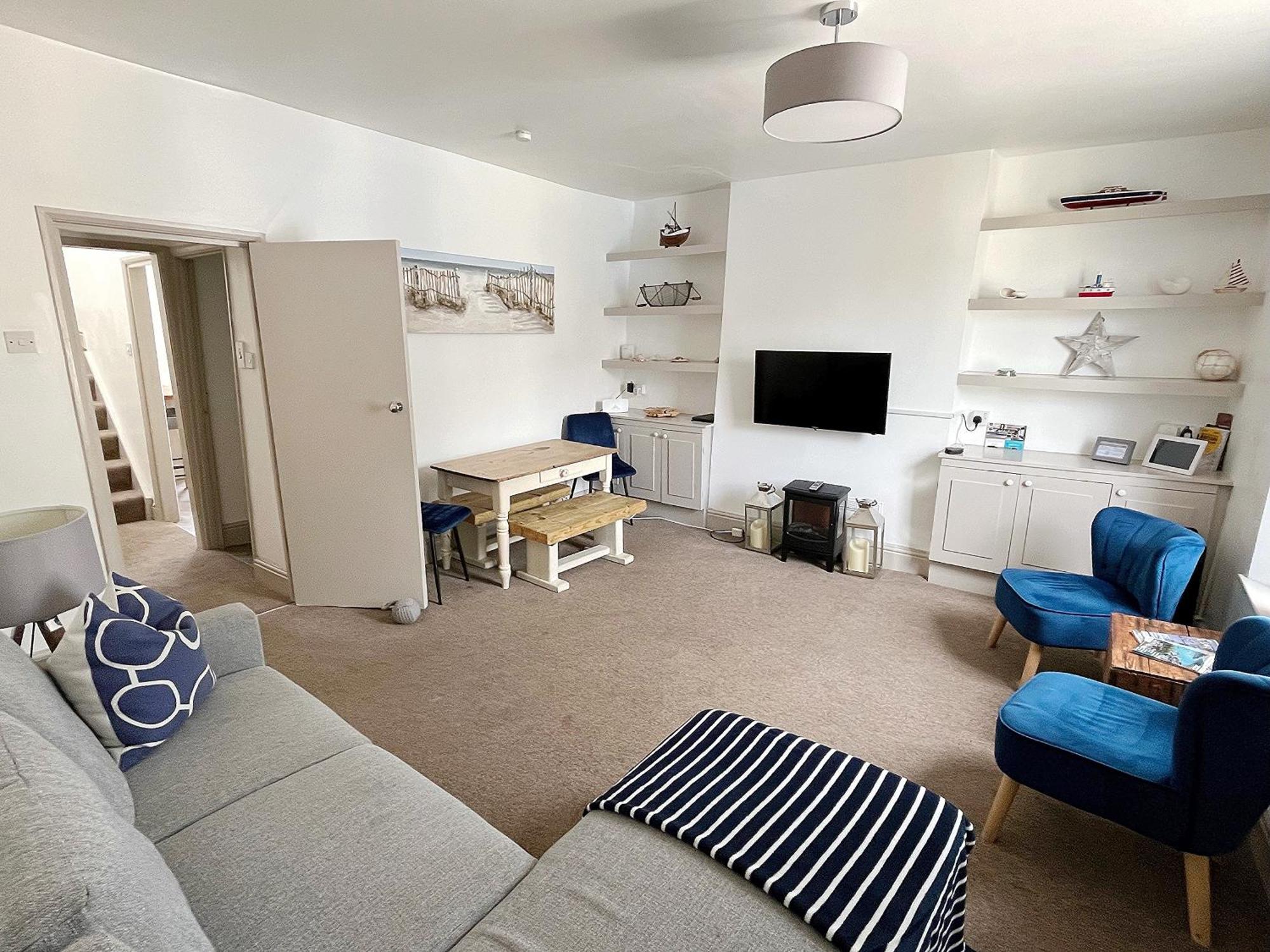 Nancie'S Place - Dartmouth Town Center With Private Parking - A Traditional Georgian Private Duplex Apartment - Beautifully Refurbished - Two Bedrooms, Bathroom, Kitchen And Lounge Diner Buitenkant foto