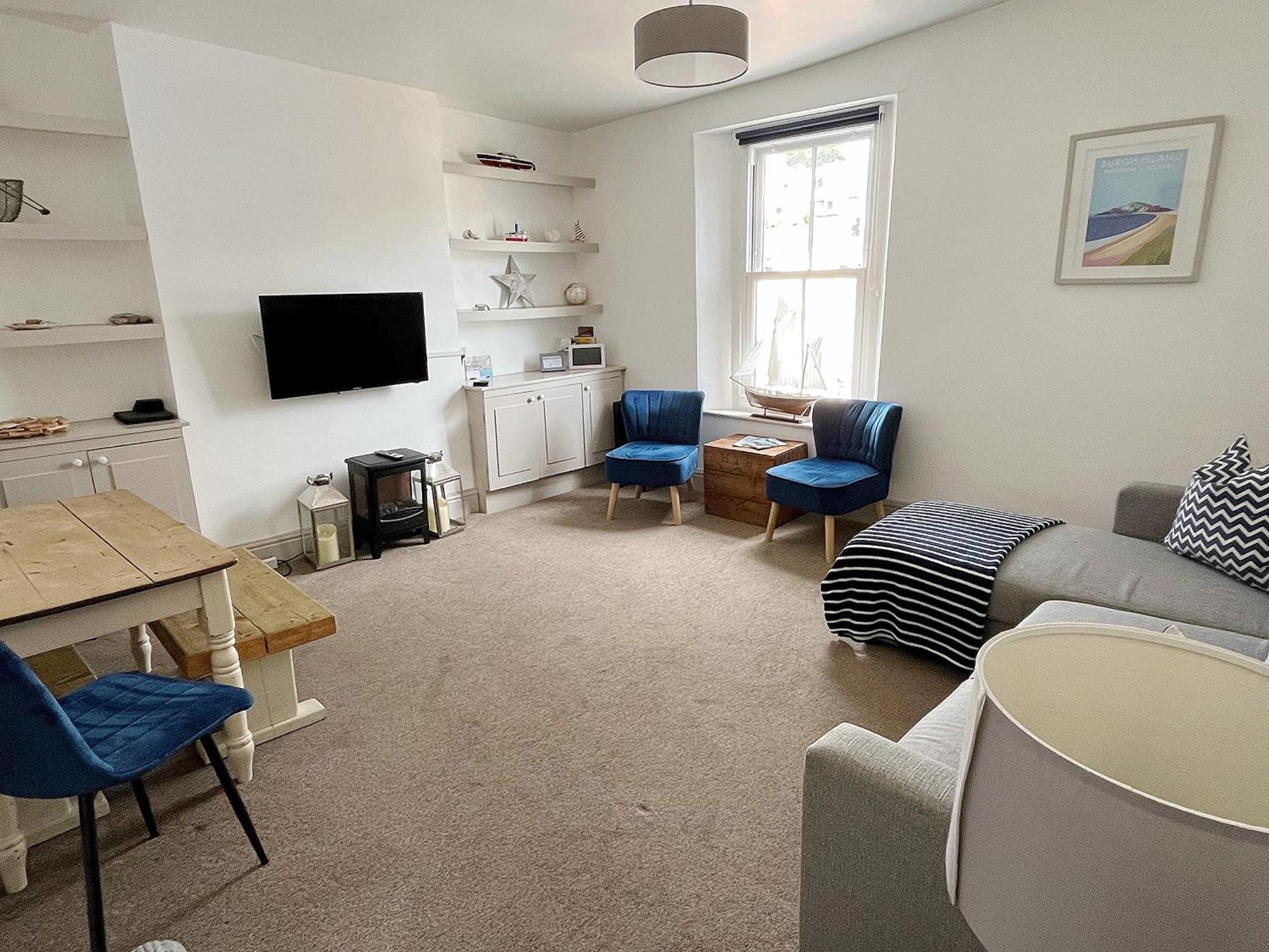Nancie'S Place - Dartmouth Town Center With Private Parking - A Traditional Georgian Private Duplex Apartment - Beautifully Refurbished - Two Bedrooms, Bathroom, Kitchen And Lounge Diner Buitenkant foto