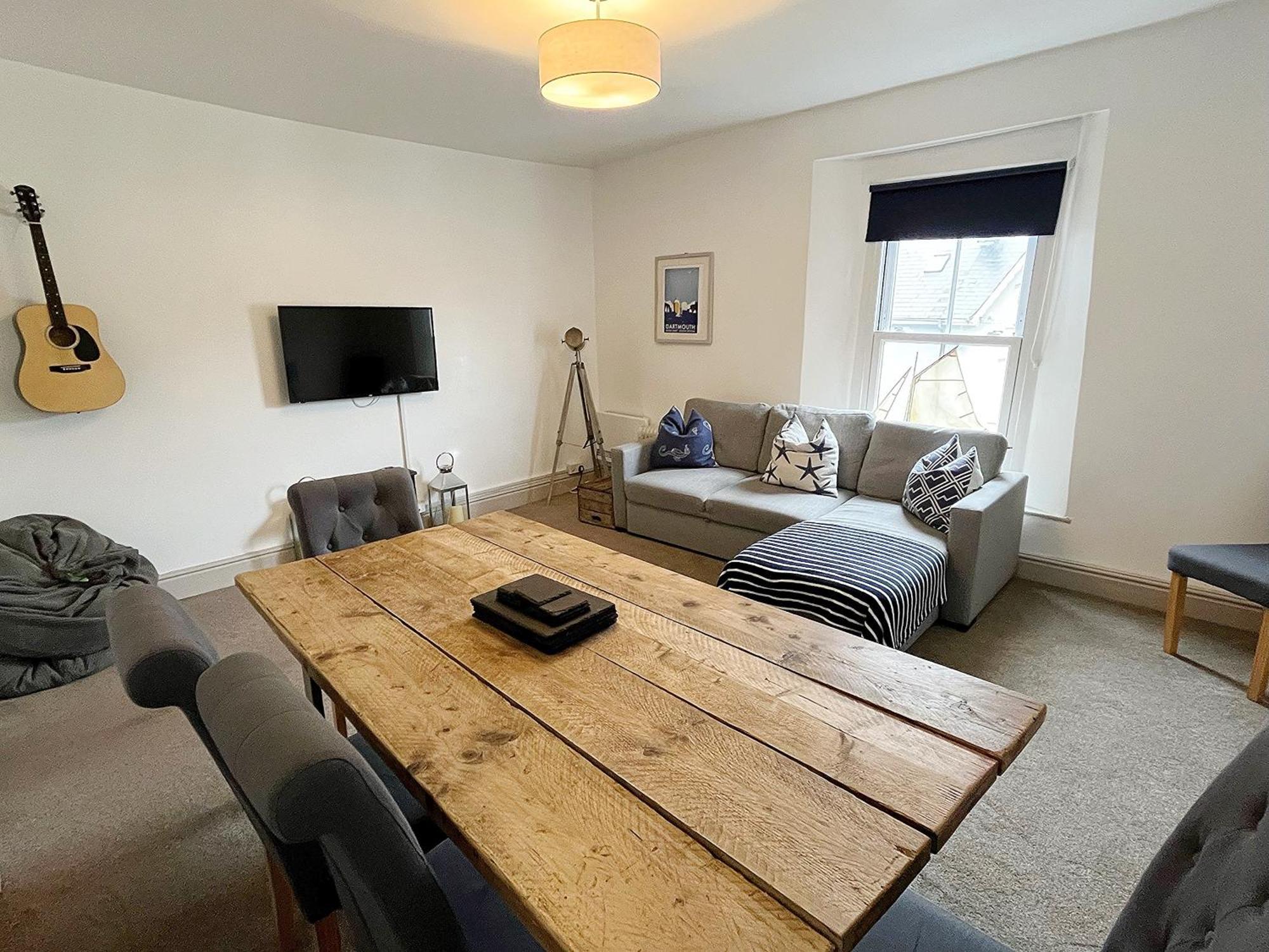 Nancie'S Place - Dartmouth Town Center With Private Parking - A Traditional Georgian Private Duplex Apartment - Beautifully Refurbished - Two Bedrooms, Bathroom, Kitchen And Lounge Diner Buitenkant foto